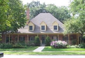 2835 Reserve Ct, Aurora. 4bed; 3.5bath custom home on wooded lot in Stonebridge!